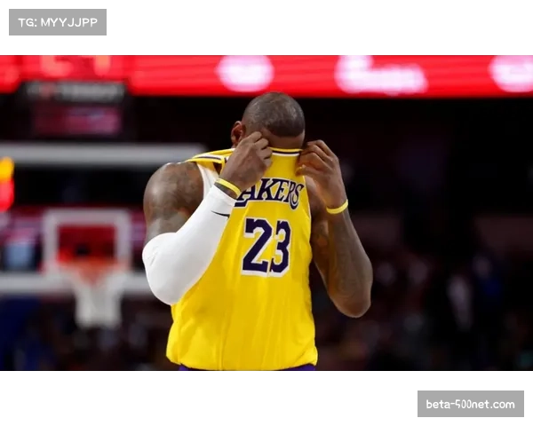 湖人进攻效率115.9位列联盟第六，防守效率113.2成明显短板